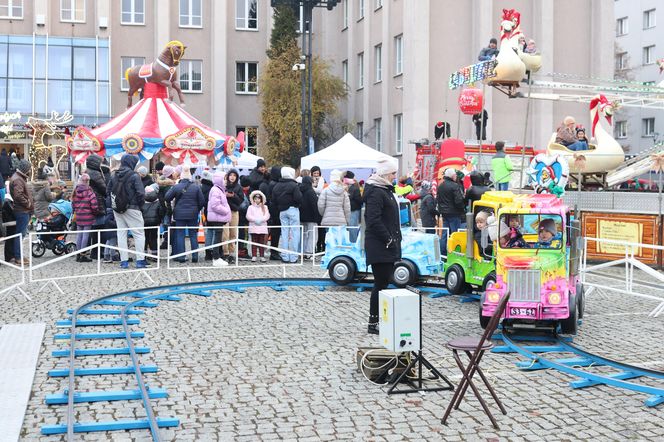 Manufaktura Świętego Mikołaja powróciła do Sosnowca. Warsztaty, jarmark, karuzele i inne atrakcje