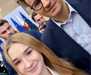 Mateusz Morawiecki z młodzieżą PiS