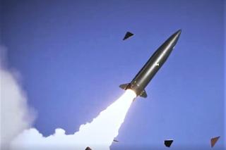 Pocisk balistyczny odpalony z wyrzutni HOMAR-K