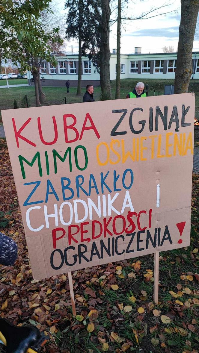 Protest na DK nr 80 po wypadku, w którym zginął 15-letni Kuba. Mieszkańcy zablokowali drogę