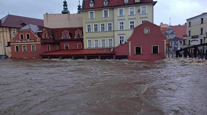 To miasteczko przetrwało Wielką Wodę. Oto co ma do zaoferowania