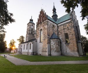 6 miast w Świętokrzyskiem, które przeniosą Cię w czasie