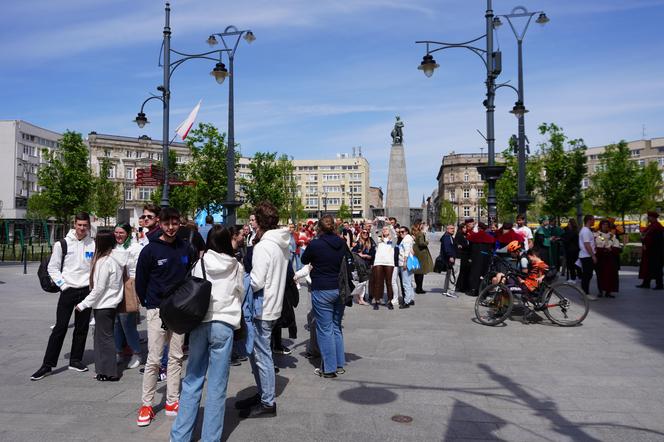 Pochód Juwenaliowy Łódzkich Uczelni. Studenci przejęli Łódź! [ZDJĘCIA]