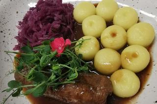 Najlepsza śląska rolada z kluskami i modrą kapustą. Te miejsca wskazali mieszkańcy