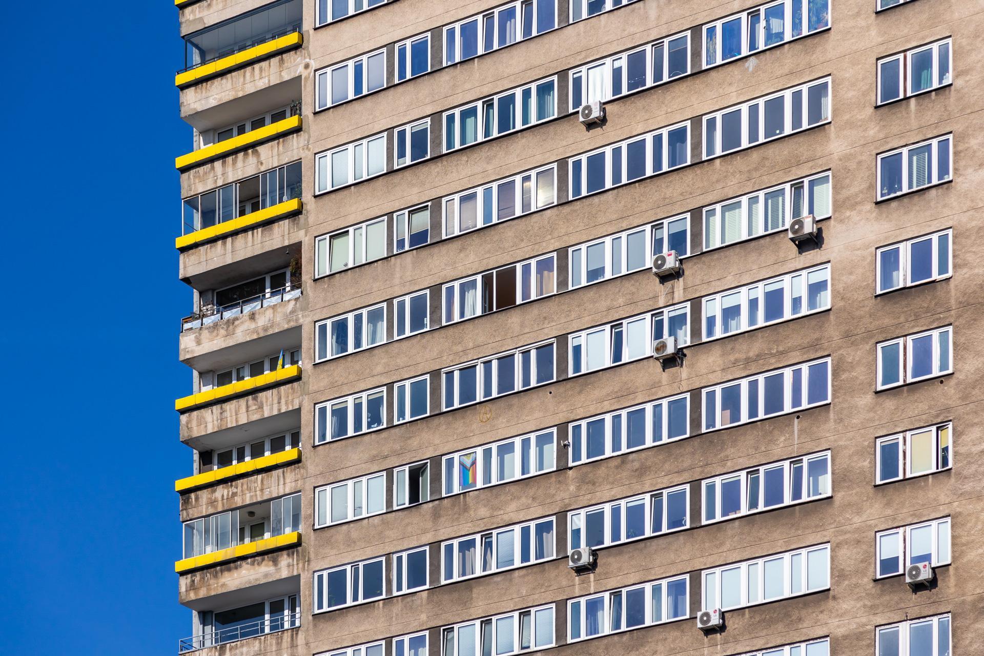 Młotek na Smolnej 8 w Warszawie. Zobacz zdjęcia symbolu luksusowych mieszkań w PRL-u