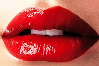 Jak powiększyć usta domowym sposobem? Oto naturalne triki, które Polki pokochały