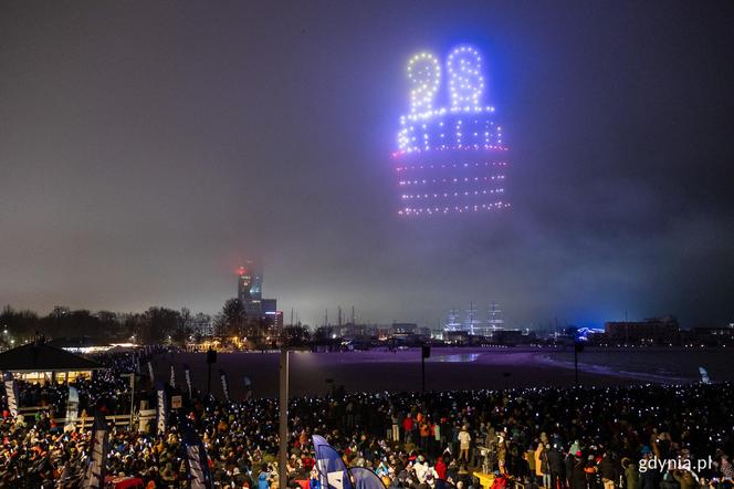 Pokaz dronów z okazji 98 urodzin w Gdyni