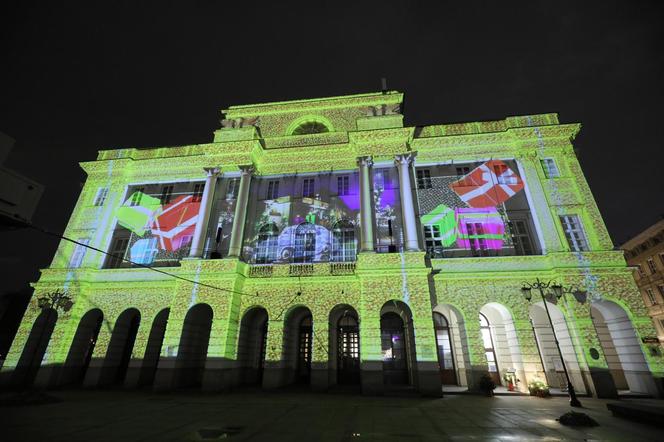 Mapping na fasadzie Pałacu Staszica - siedziby Polskiej Akademii Nauk w Warszawie