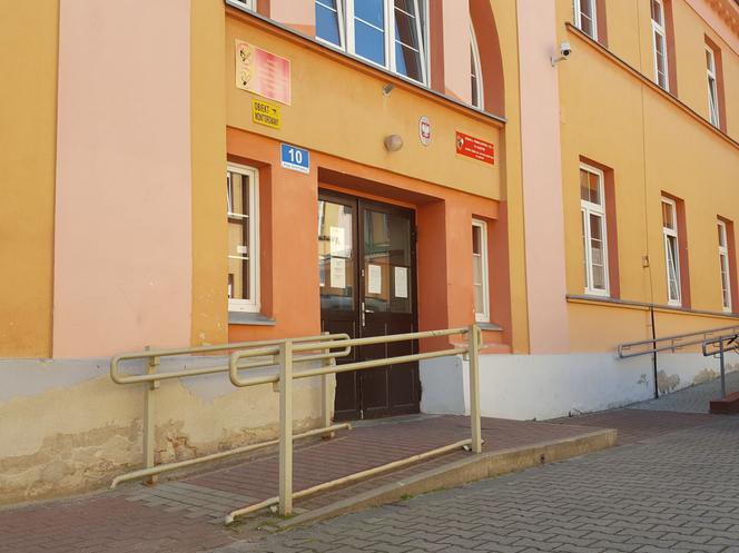Kolejne alarmy bombowe w placówkach oświatowych w pow. leszczyńskim 