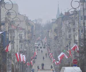 Biało-czerwone flagi na ulicach Kielc