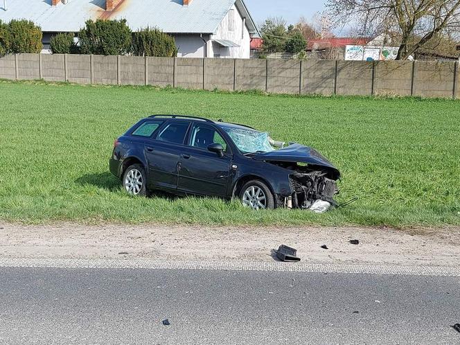 Zablokowana droga krajowa nr 9. TIR zderzył się z autem osobowym