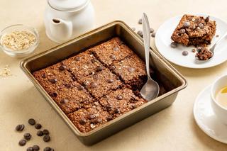 Wyśmienite ciasto czekoladowe bez mąki i cukru. Zrobisz je w 10 minut 