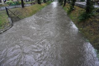 Rzeka Silnica w Kielcach w czasie ulewy