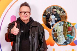Muniek Staszczyk pokazał, jak mieszka. Uwielbiam tandetne pamiątki