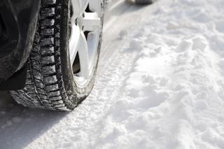 Obowiązek zmiany opon na zimowe od 1 GRUDNIA? Ważne informacje dla kierowców! 