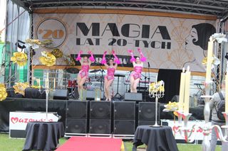 Było spotkanie z modą, muzyką i samochodami z lat 20. w Korczewie. Za nami impreza „Magia lat 20-tych” 2025