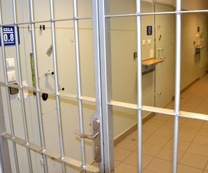 Tego raczej się nie spodziewał.  Z samochodu trafił prosto do zakładu karnego
