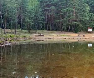 Kolorowe jeziorka w Bibieli na Pasiekach to atrakcja województwa śląskiego