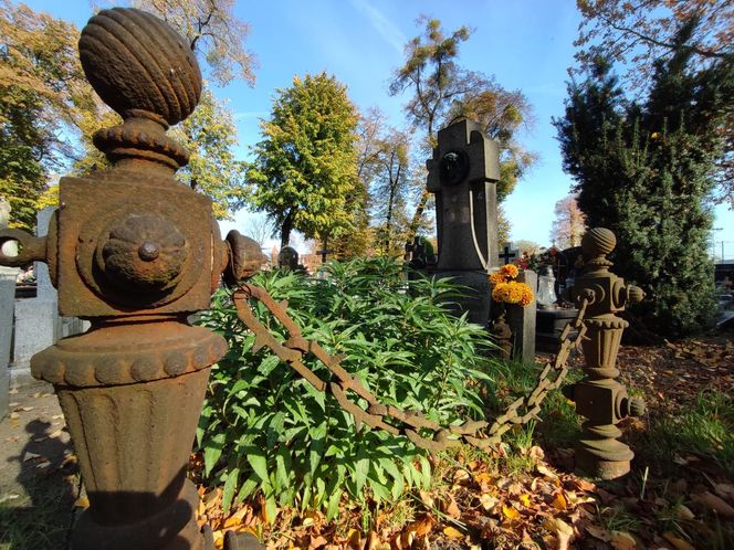 To drugi NAJSTARSZY cmentarzy w Polsce. Jest w Ostrowie Wielkopolskim