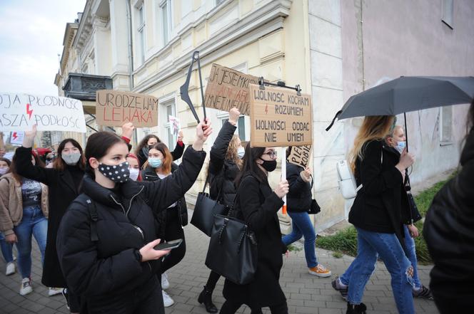 Koszalin: Protest kobiet na ulicach miasta