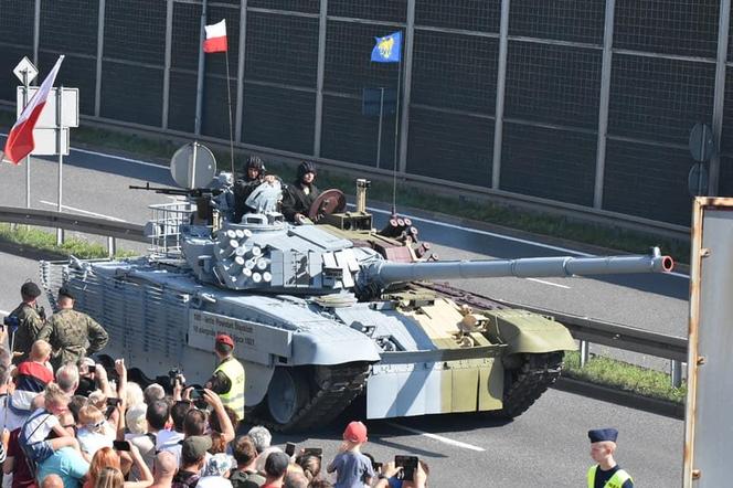 Defilada wojskowa w Katowicach Wierni Polsce