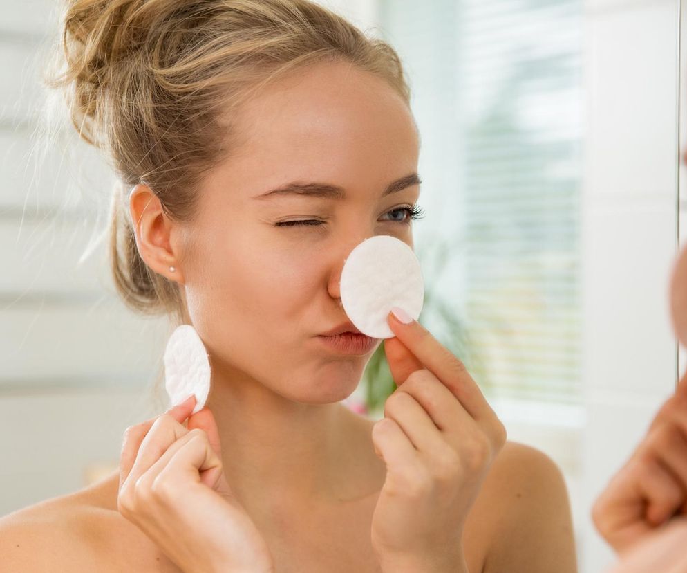 Skinimalizm podbija serca internautek. „Poranna rutyna” nie musi składać się z 15 kroków, by działać