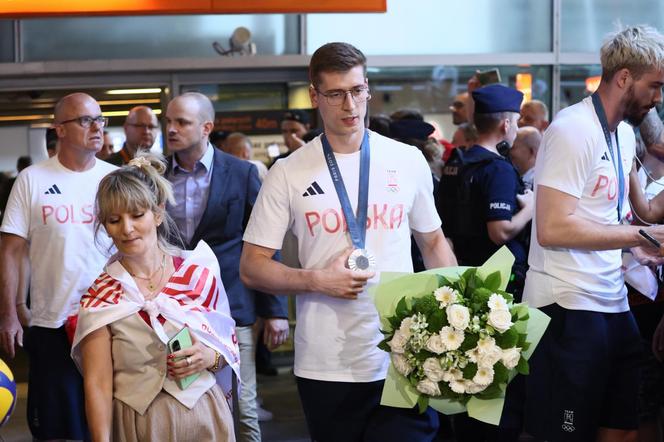 Kibice powitali polskich medalistów na lotnisku 