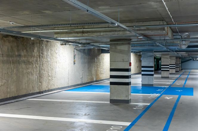 Nowy parking na Placu Powstańców Warszawy