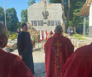 Modlili się w podzięce za wygraną Nawrockiego. Politycy PiS zjechali do słynnego sanktuarium