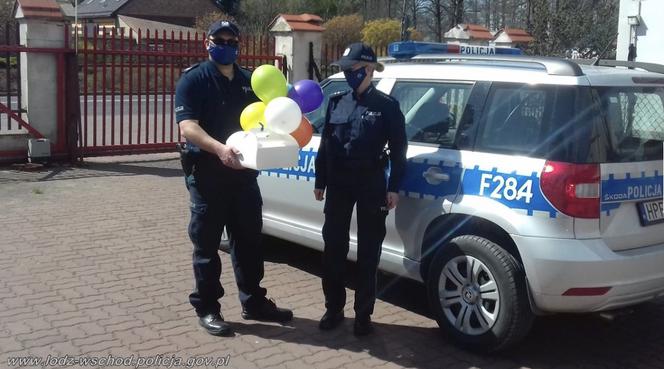 6-latka na kwarantannie miała urodziny. Tort dostarczyli jej... policjanci