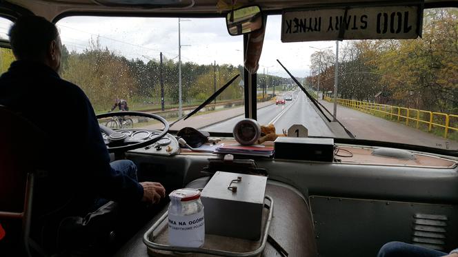 Kurs zabytkowym autobusem i rejs tramwajem wodnym