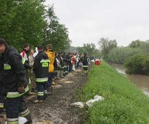 Wielka woda wdzierała się do domów. 14 lat temu Kraków i Małopolska walczyły z powodzią