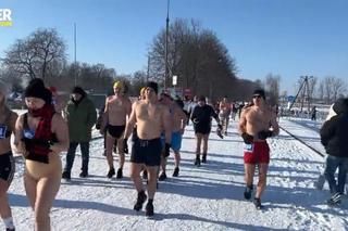 Bieg golasów w Lublinie. Ponad 100 osób biegło przez śnieg. Ludzie nie wierzyli własnym oczom [ZDJECIA, WIDEO]