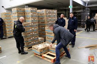 Warszawa: Ponad 170 kg czystej kokainy w ciężarówce z bananami [AUDIO, WIDEO]