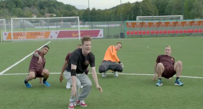 Wojciech Szczęsny i koledzy z AS Roma trenują... breakdance!