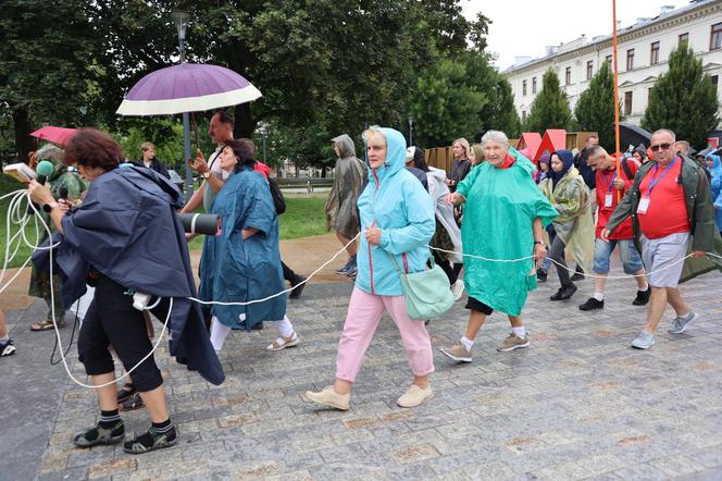 Lubelska Piesza Pielgrzymka na Jasną Górę 2024. Pątnikom deszcz niestraszny!