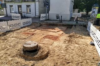 Rozkopanie dużego skrzyżowania odsłoniło fragmenty historii miasta Siedlce