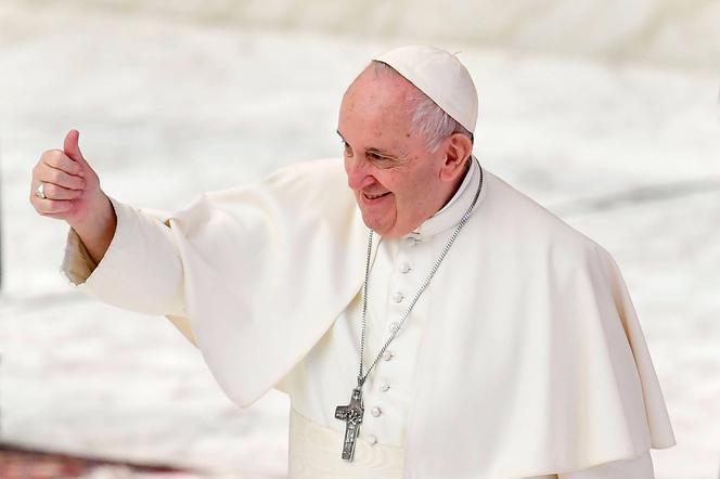 Papież popiera związki gejów