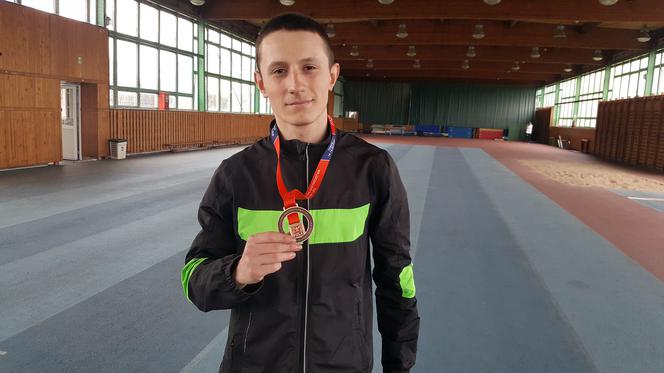 Damian Wiśniewski z Olimpii Grudziądz brązowym medalem Mistrzostw Polski. Biegł na 800m