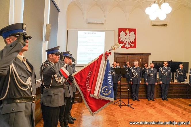 Nowi funkcjonariusze we Wrocławiu. Ponad połowa to policjantki! [ZDJĘCIA]