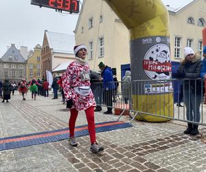 Bieg Mikołajów w Olsztynie 2023. Kilkaset osób pobiegło dla dzieci. Zobaczcie zdjęcia!