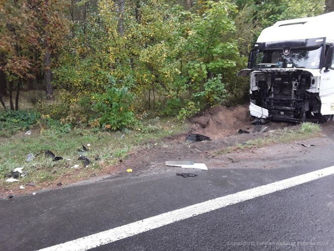 Piotrków Trybunalski. Śmiertelny wypadek kierującej saabem. Zginęła na oczach dzieci [ZDJĘCIA].