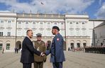 Uroczyste wejście Pary Prezydenckiej do Pałacu Prezydenckiego. Przemarsz ulicami Warszawy