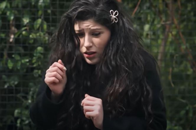 Ziya rzuci się Cicek na ratunek. Uda się mu obezwładnić napastnika! 