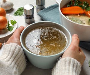 Wzmocnij odporność tureckim rosołem. Wirusolog zdradza idealny przepis na jesień