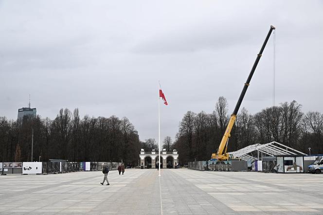 Budowa zadaszenia nad zabytkowymi pozostałościami Pałacu Saskiego 