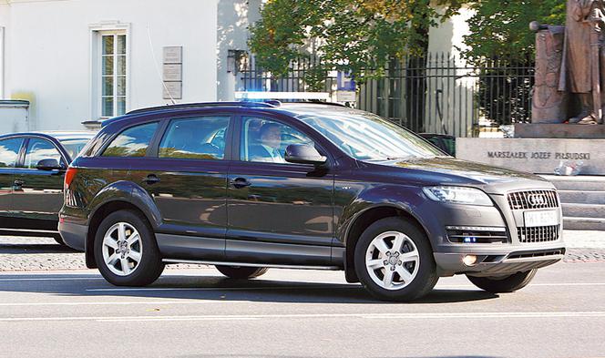 Donald Tusk gra w tenisa zamiast pracować