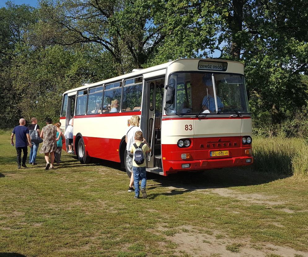 Autosan MZK w Lesznie kursował na Drzwi Otwarte Schroniska dla Bezdomnych Zwierząt w Henrykowie 