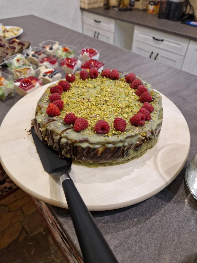 W Urzędzie Miasta Leszna otwarto Bistro Szczypta Smaku. Co można zjeść i za ile?
