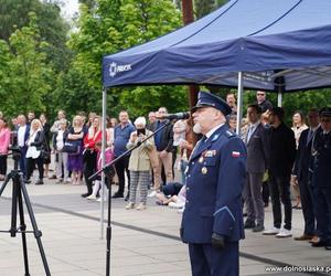 Dolnośląska policja przyjęła aż 37 nowych funkcjonariuszy. Zobacz zdjęcia i nagranie ze ślubowania